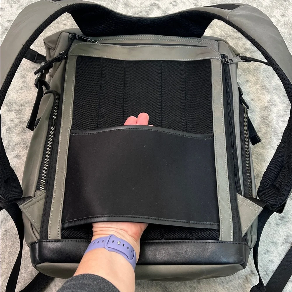 SAMSONIITE BACKPACK GREEN GRAY NYLON WITH BLACK COW LEATHER TRIM LAPTOP TRAVEL